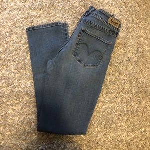 Levi mid rise skinny Jean